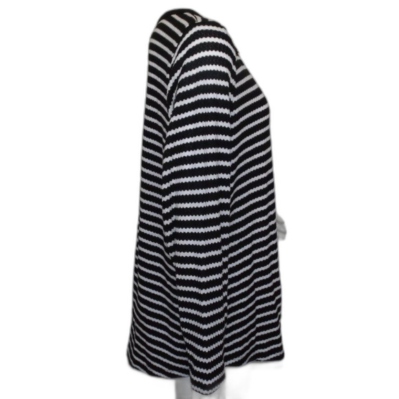 TORRID Thermal Top, 3/3X, Black/White Stripes, Long sleeve, Notch collar - Picture 6 of 14